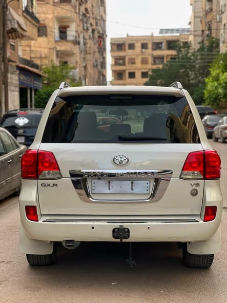تويوتا لاندكروزر 2015 - صورة 3