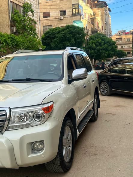 تويوتا لاندكروزر 2015 - صورة 5