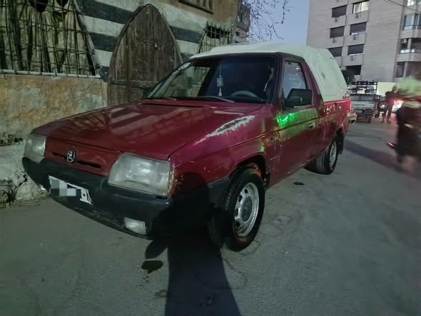 سكودا بيك أب 1994 - صورة 1