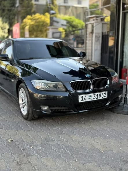 بي إم دبليو ٣٢٠ 2011 - صورة 3