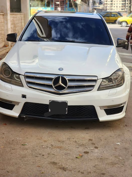 مرسيدس C300 2011