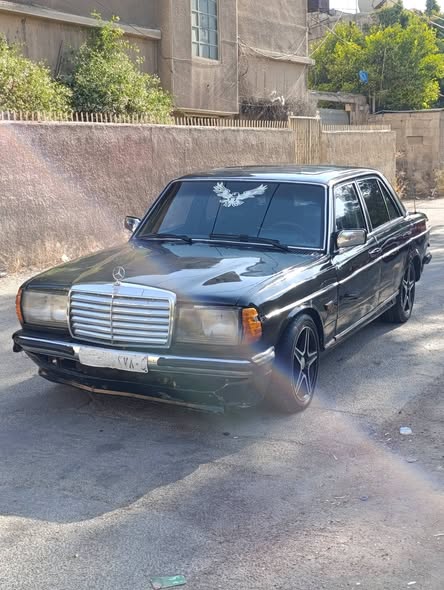 مرسيدس 230 1982 - صورة 3