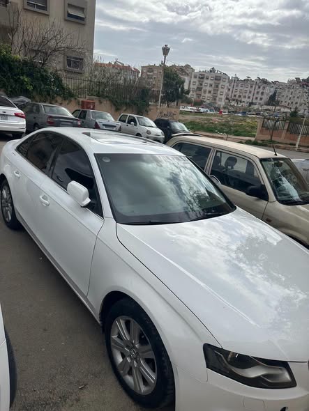 أودي A4 2011 - صورة 2