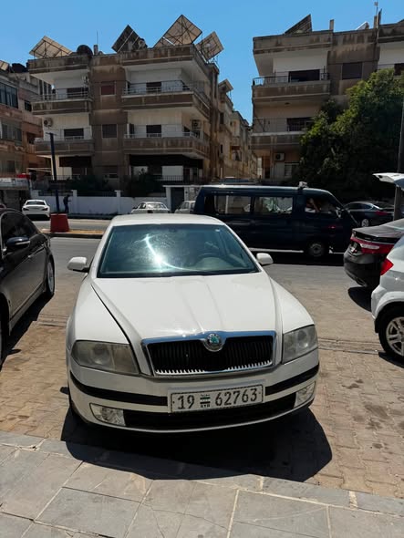 سكودا أوكتافيا 2007 - صورة 1