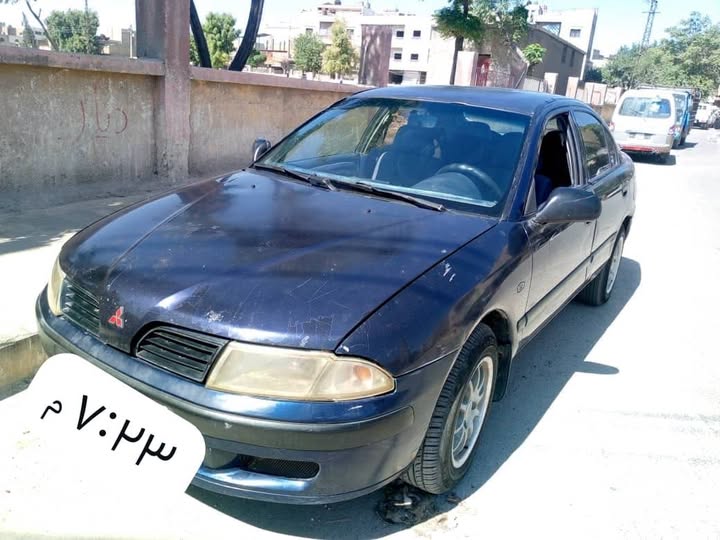 ميتسوبيشي كاريزما 2000