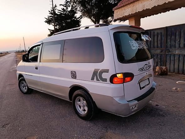 هيونداي H-1 1998 - صورة 1