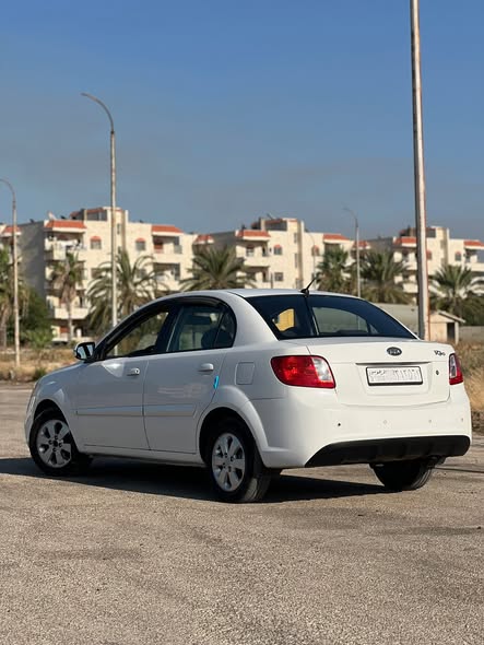كيا ريو 2011 - صورة 4