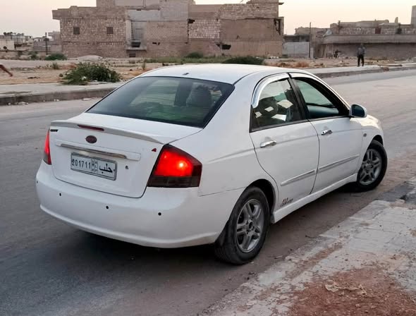 كيا سيراتو 2007 - صورة 1