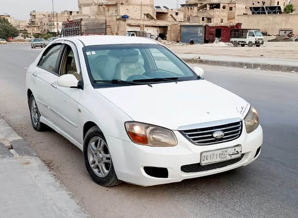 كيا سيراتو 2007 - صورة 2