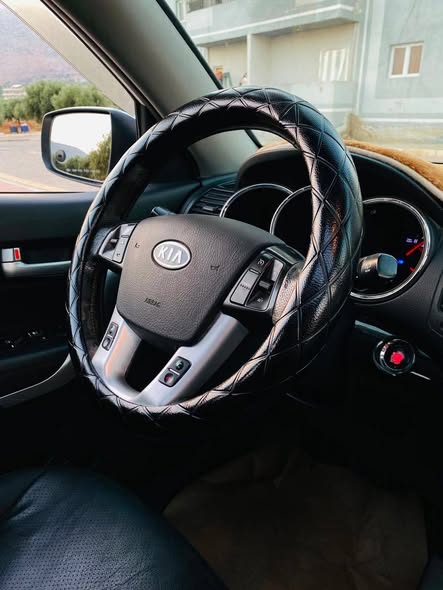 كيا سيرنتو 2012 - صورة 1