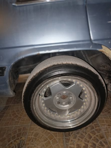 مازدا 626 1983 - صورة 3