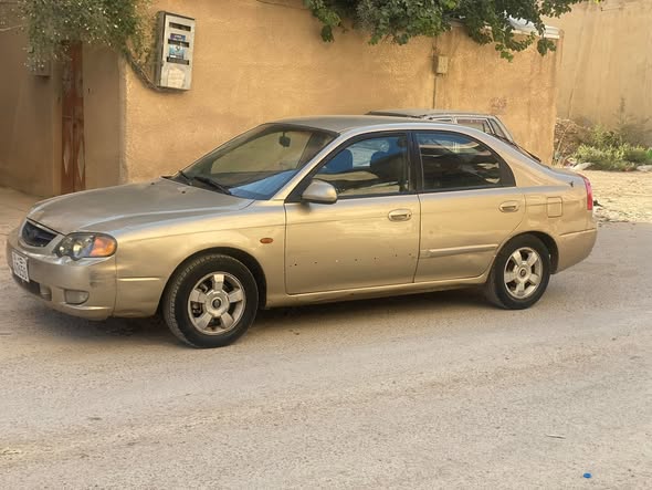 كيا شوما 2002 - صورة 1