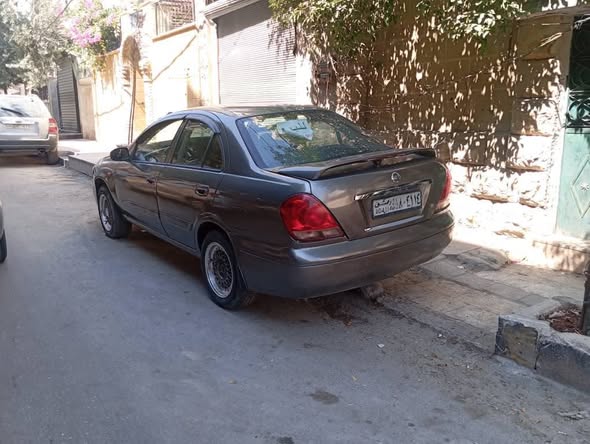 نيسان صني 2005 - صورة 1