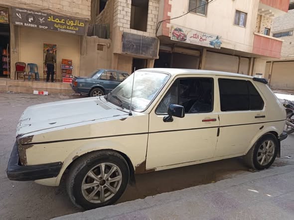فولكس فاجن غولف 1976 - صورة 2
