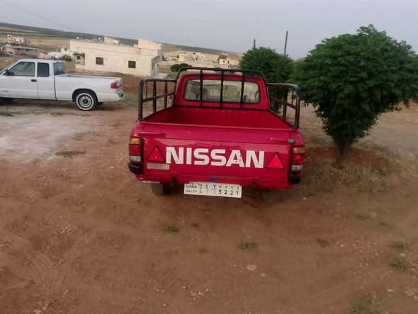 نيسان بيكاب 1993 - صورة 1