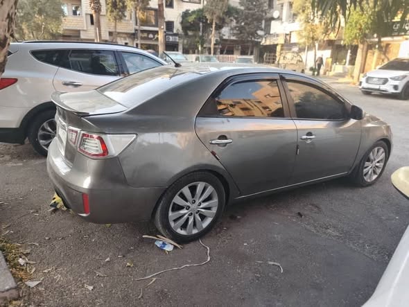 كيا فورتي 2011 - صورة 4