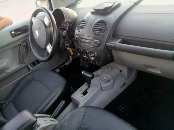 فولكس واجن نيو بيتل 2004 - صورة 4