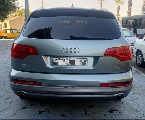 أودي Q7 2009 - صورة 2