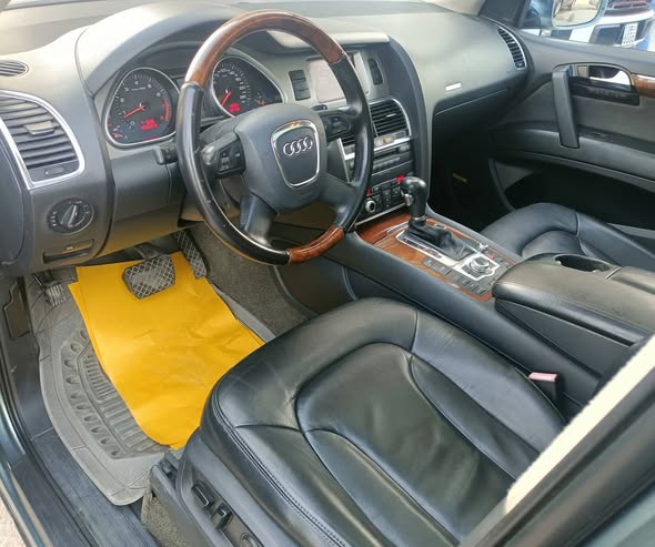 أودي Q7 2009 - صورة 4