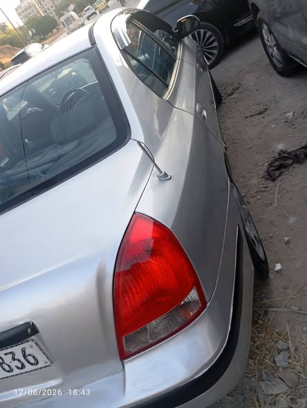 هيونداي اكسنت 2002 - صورة 1