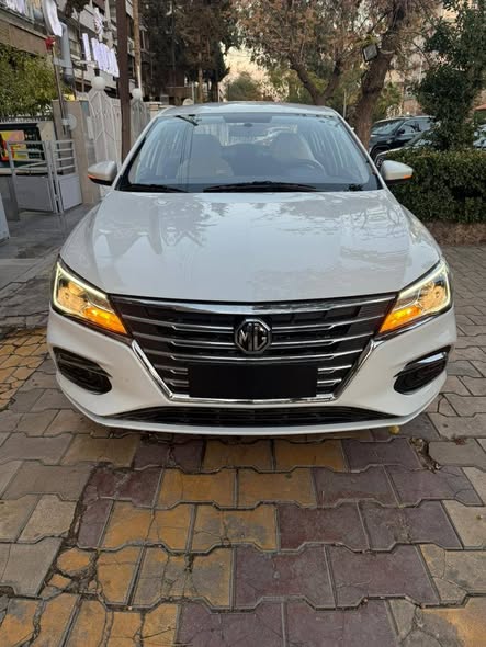 إم جي 5 2025 - صورة 4