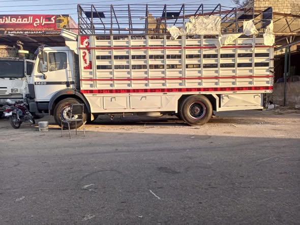 مرسيدس 1420 2009 - صورة 3