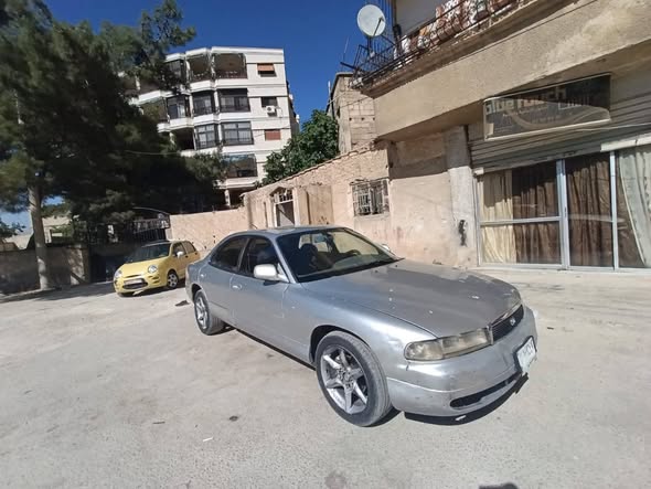 نيسان 929 1993 - صورة 1