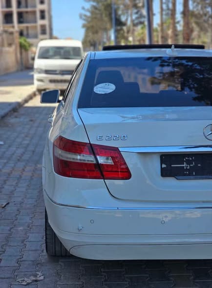 مرسيدس E220 2012 - صورة 2