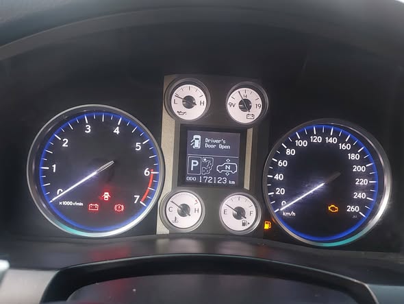 ليكزس LX 2012 - صورة 5