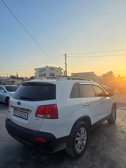 كيا سورينتو 2010 - صورة 2
