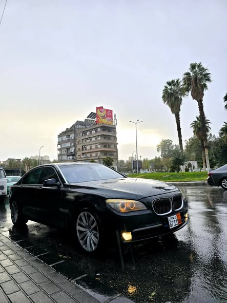 بي إم دبليو 740Li 2012 - صورة 1