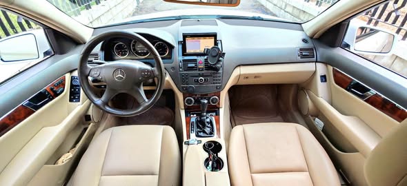 مرسيدس C300 2011 - صورة 3