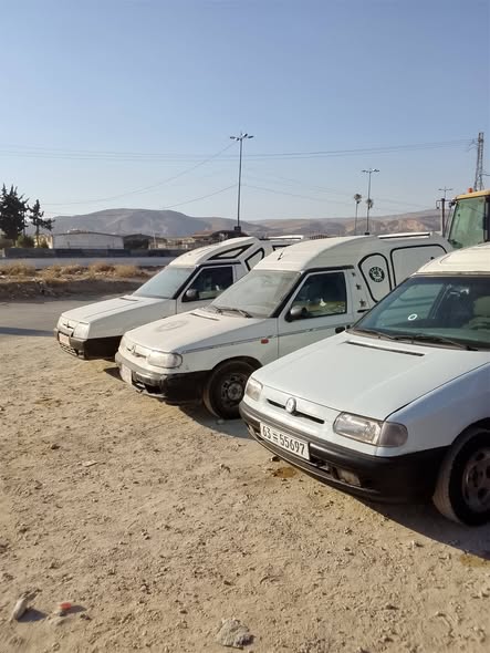 سكودا بيك أب 1996 - صورة 1