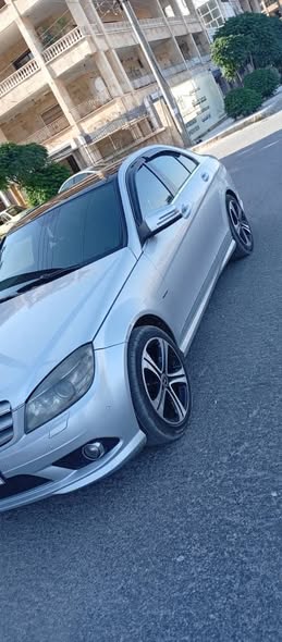 مرسيدس C 220 2010 - صورة 2