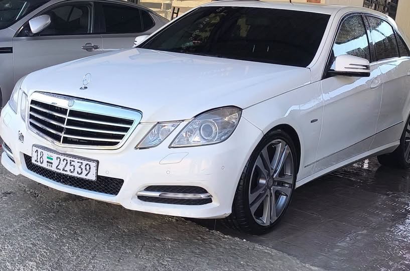 مرسيدس E220 2011