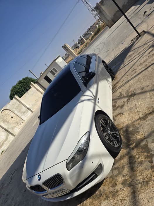 بي ام دبليو 520 2011