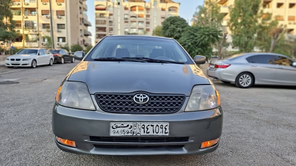تويوتا كورولا 2002 - صورة 1