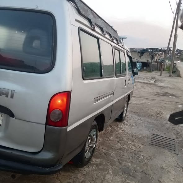 هيونداي H-1 2000 - صورة 4