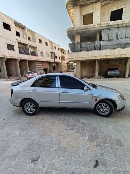 كيا سيراتو 2006 - صورة 4