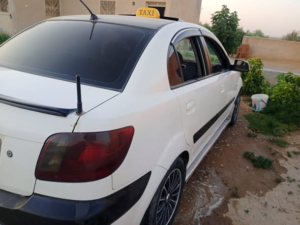 كيا ريو 2007 - صورة 4