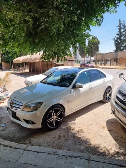 مرسيدس C220 2010 - صورة 1
