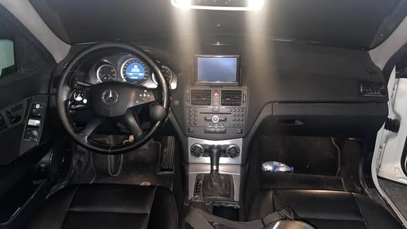 مرسيدس C220 2010 - صورة 2