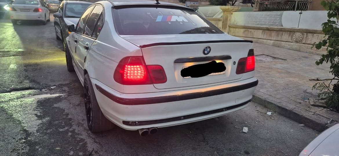 بي إم دبليو 318i 2001