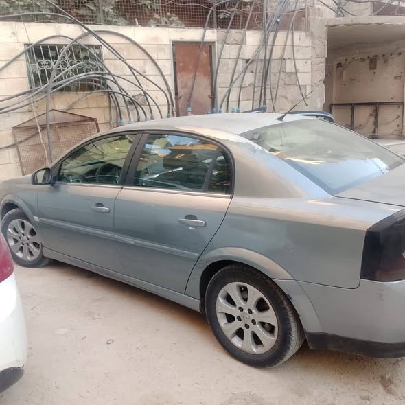 اوبل فيكترا 2008 - صورة 2