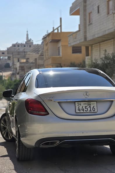 مرسيدس C300 2017 - صورة 2