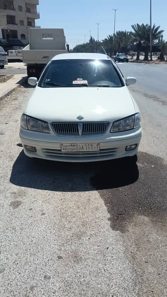 نيسان صني 2004 - صورة 1