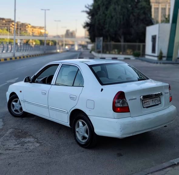هيونداي فيرنا 2011 - صورة 3
