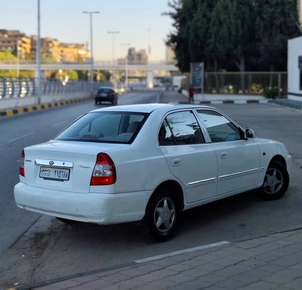 هيونداي فيرنا 2011 - صورة 4