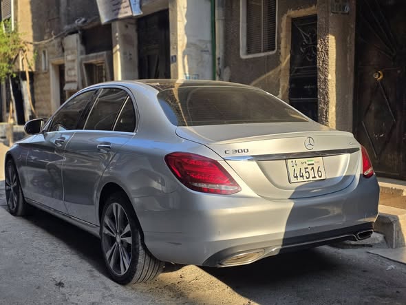 مرسيدس C300 2017 - صورة 2
