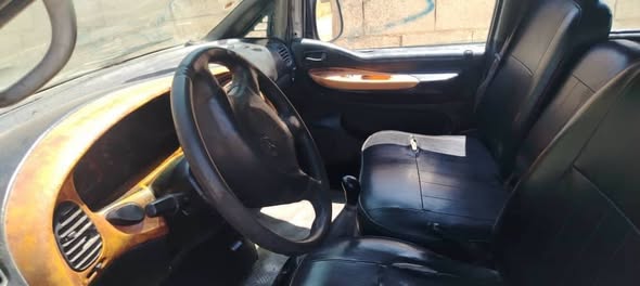 هيونداي اتش-1 2000 - صورة 1